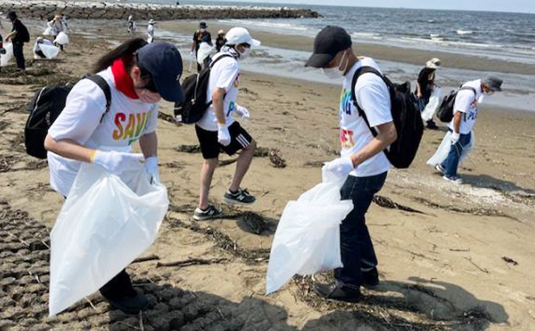 幕張の浜ビーチクリーン風景